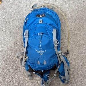 OSPREY Blue Hydration Backpack with Reservoir